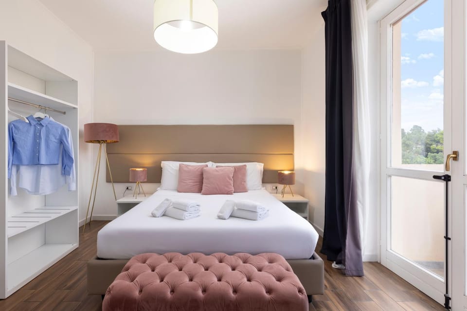 Bed, Photo of the whole room, Bedroom, towels, wardrobe