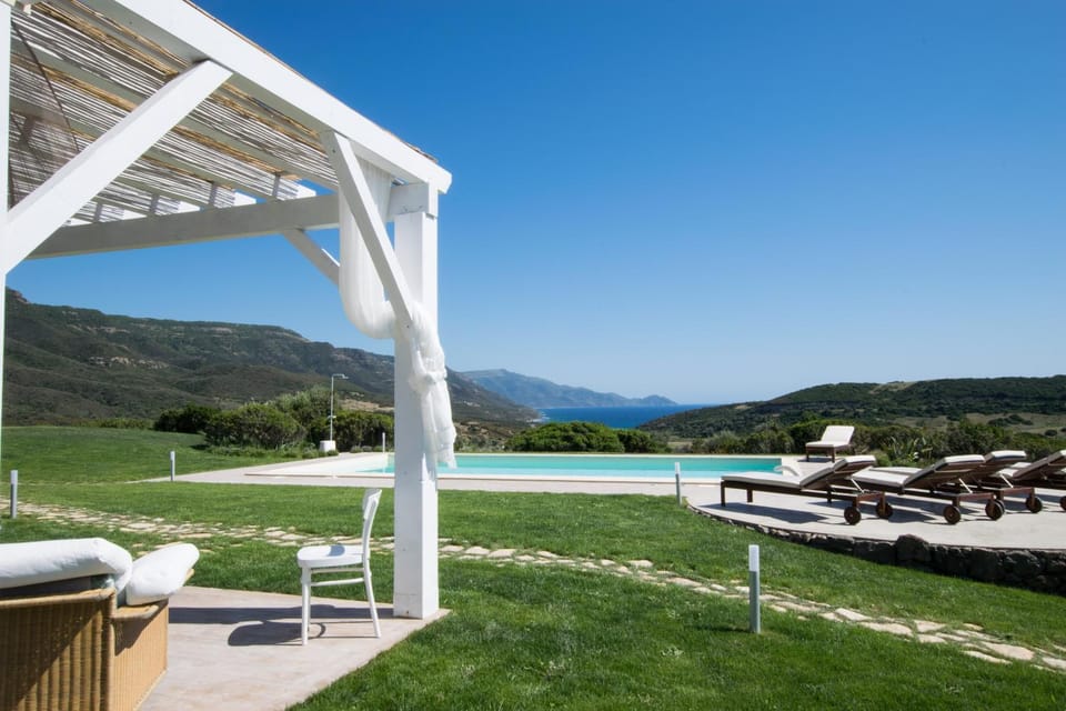 Spring, Natural landscape, Garden, Garden view, Lake view, Mountain view, Pool view, Swimming pool, sunbed