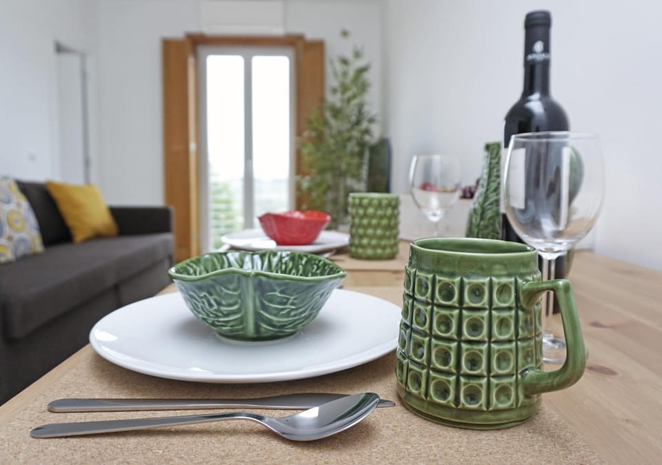 Living room, Food and drinks, Decorative detail, Dining area