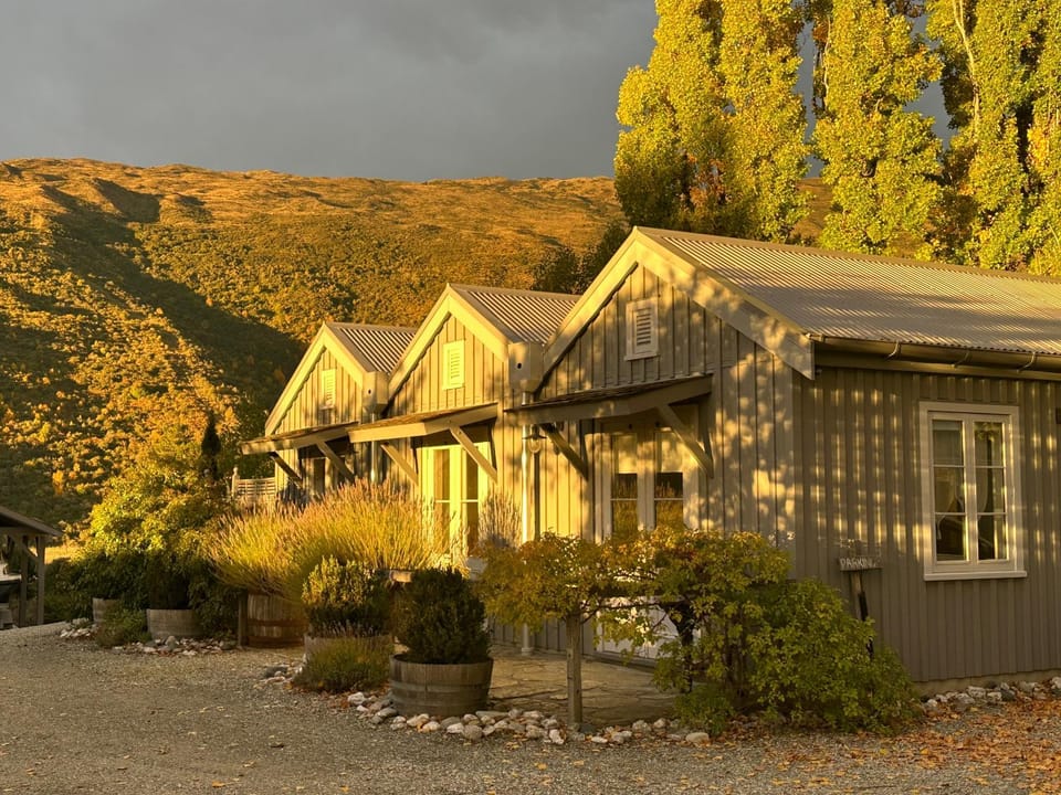 Gibbston Boathouse with Outdoor Bath House in Gibbston