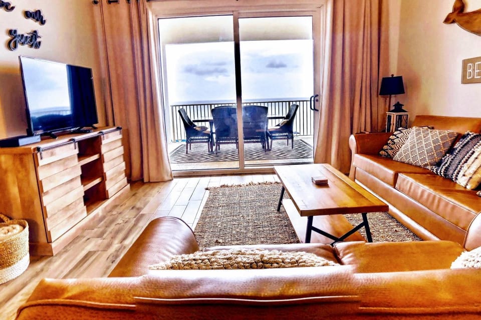 Balcony/Terrace, Living room, Seating area, Sea view