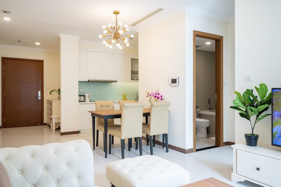 Kitchen or kitchenette, Living room, Seating area, Dining area