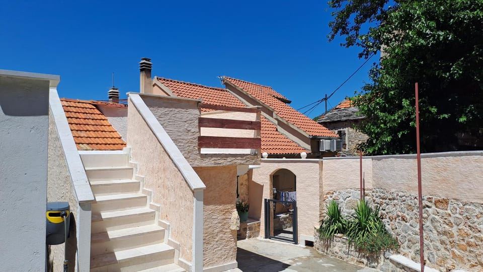 Kuća za odmor Dobrila Bed and Breakfast in Dubrovnik-Neretva County