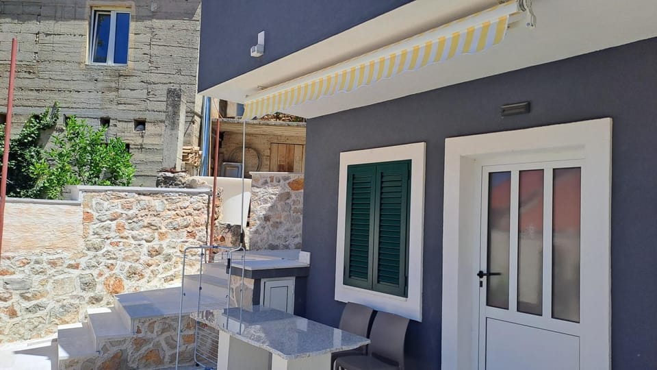 Kuća za odmor Dobrila Bed and Breakfast in Dubrovnik-Neretva County