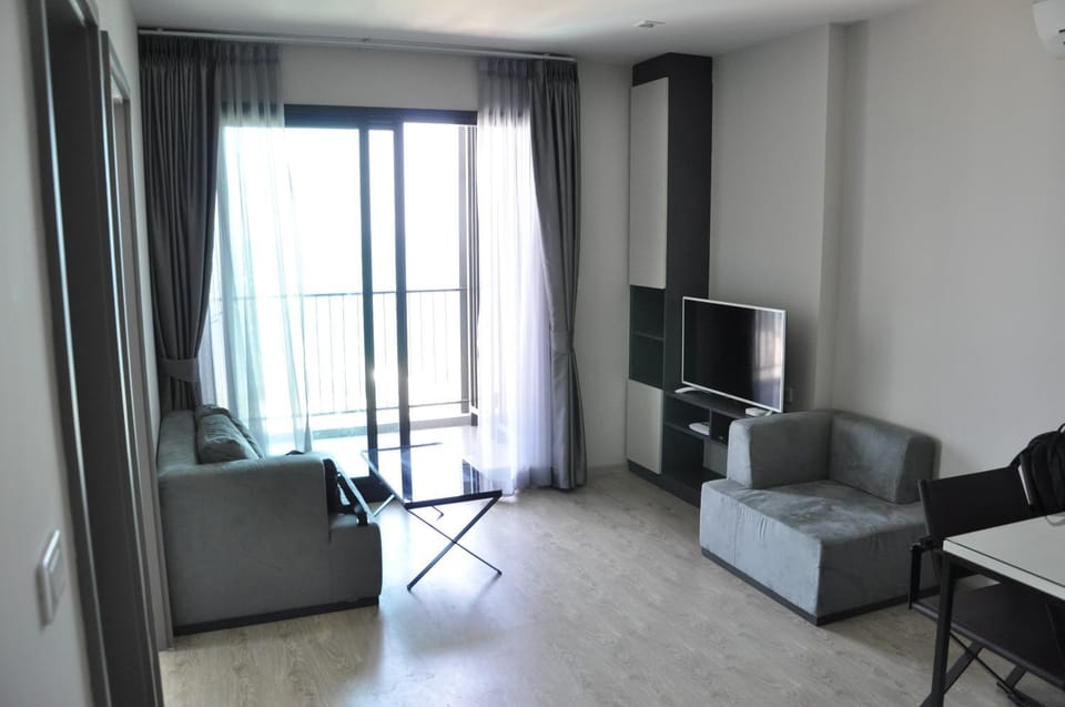 The Base Central Pattaya By He Apartment in Pattaya City