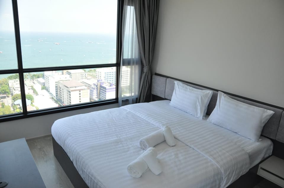 The Base Central Pattaya By He Apartment in Pattaya City