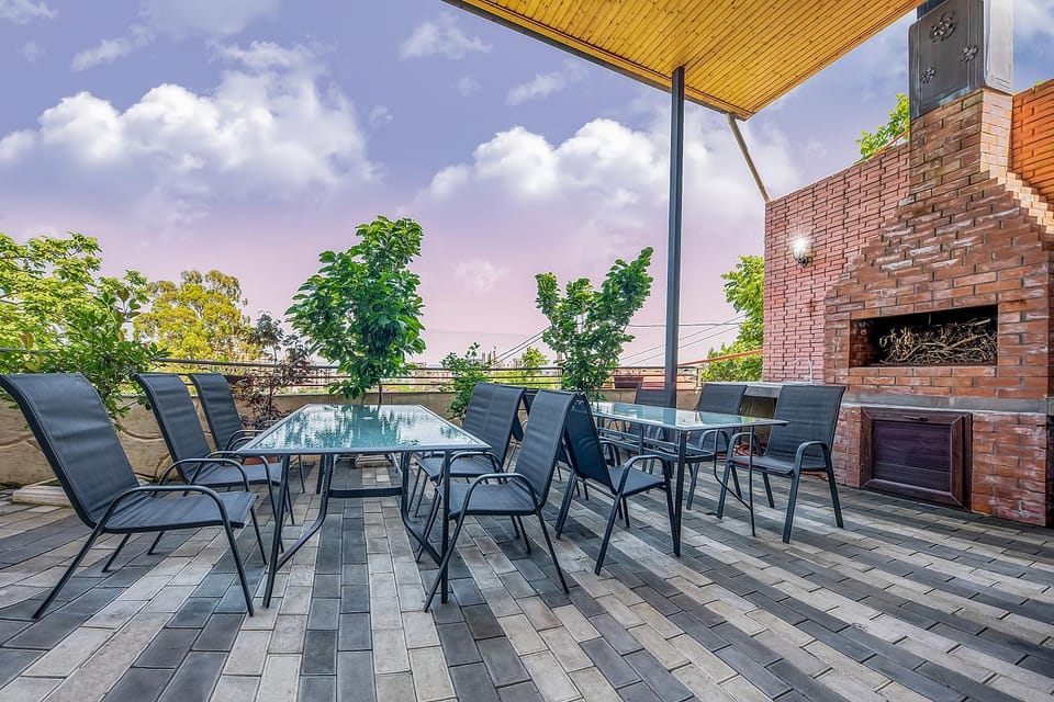Patio, BBQ facilities, Balcony/Terrace