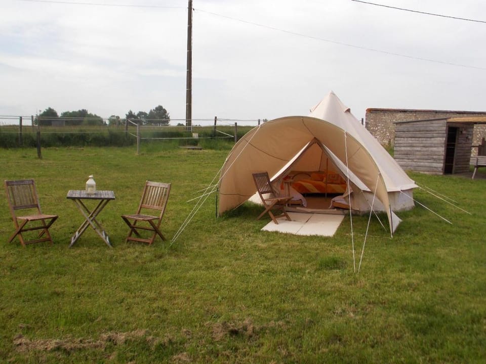 Camping du Petit Gué du Roi Campground/ 
RV Resort in Centre-Val de Loire