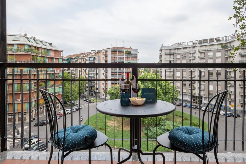 Property building, Balcony/Terrace