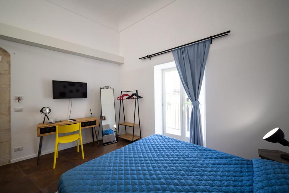 Communal lounge/ TV room, Bed, TV and multimedia, Photo of the whole room, Bedroom