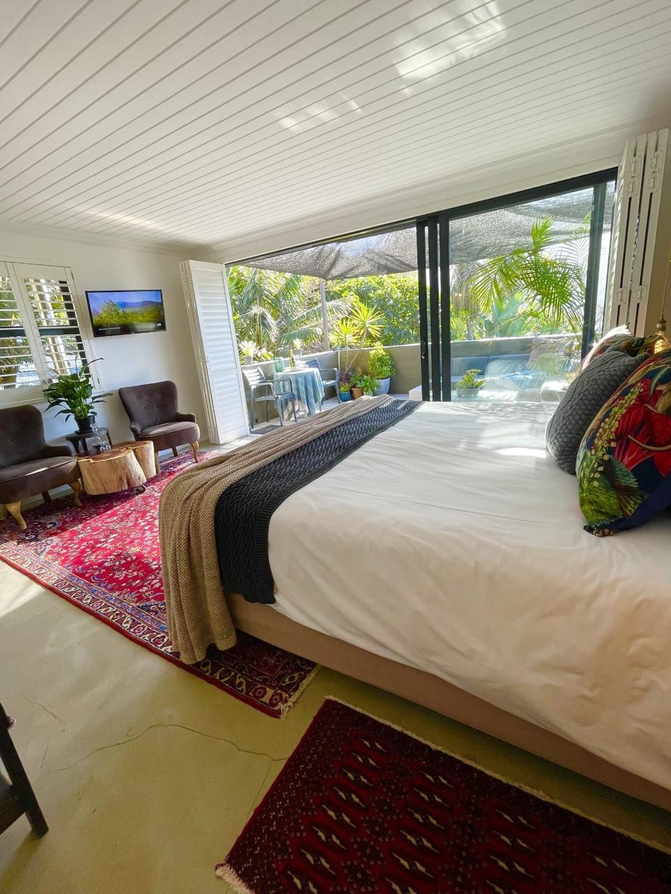 Patio, Bed, Seating area, Bedroom