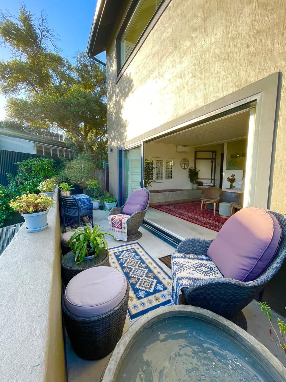 Property building, Patio, Bed, Garden, View (from property/room), Balcony/Terrace, Seating area, Bedroom, Garden view