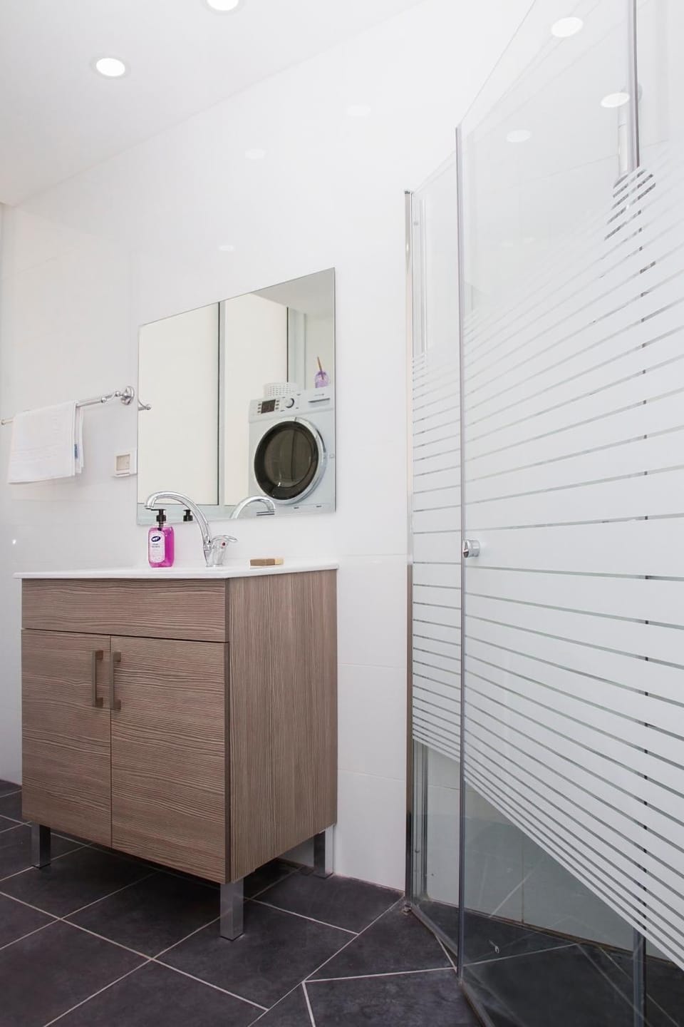 Shower, Toilet