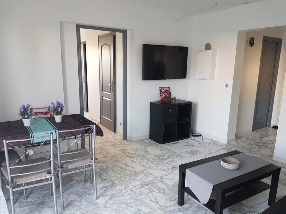 Communal lounge/ TV room, Seating area
