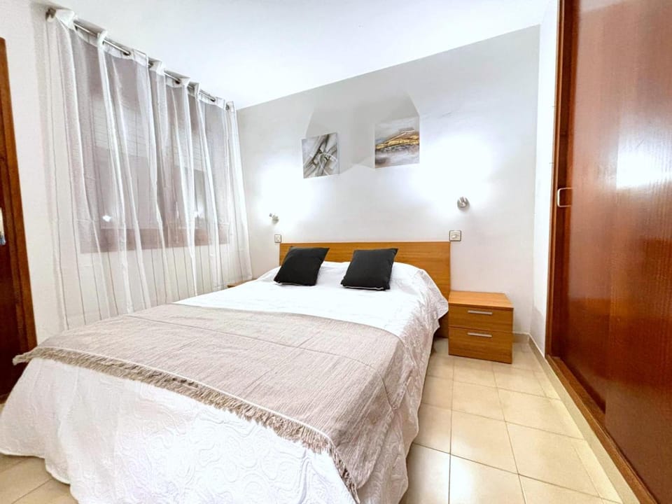 Meda chica 2d Apartment in Roses