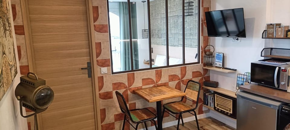 TV and multimedia, Dining area