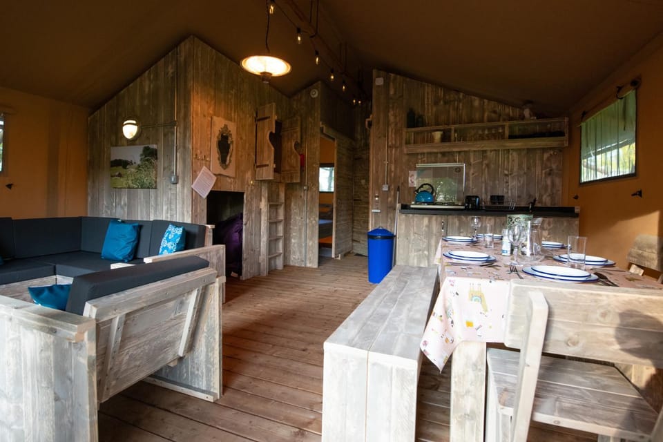Lapwing Safari Tent Luxury tent in Cotswold District