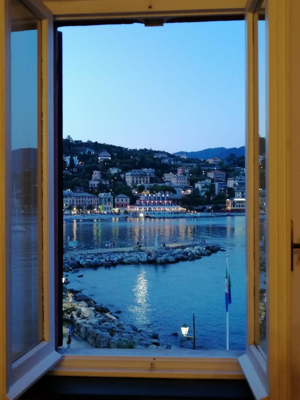 City view, Sea view