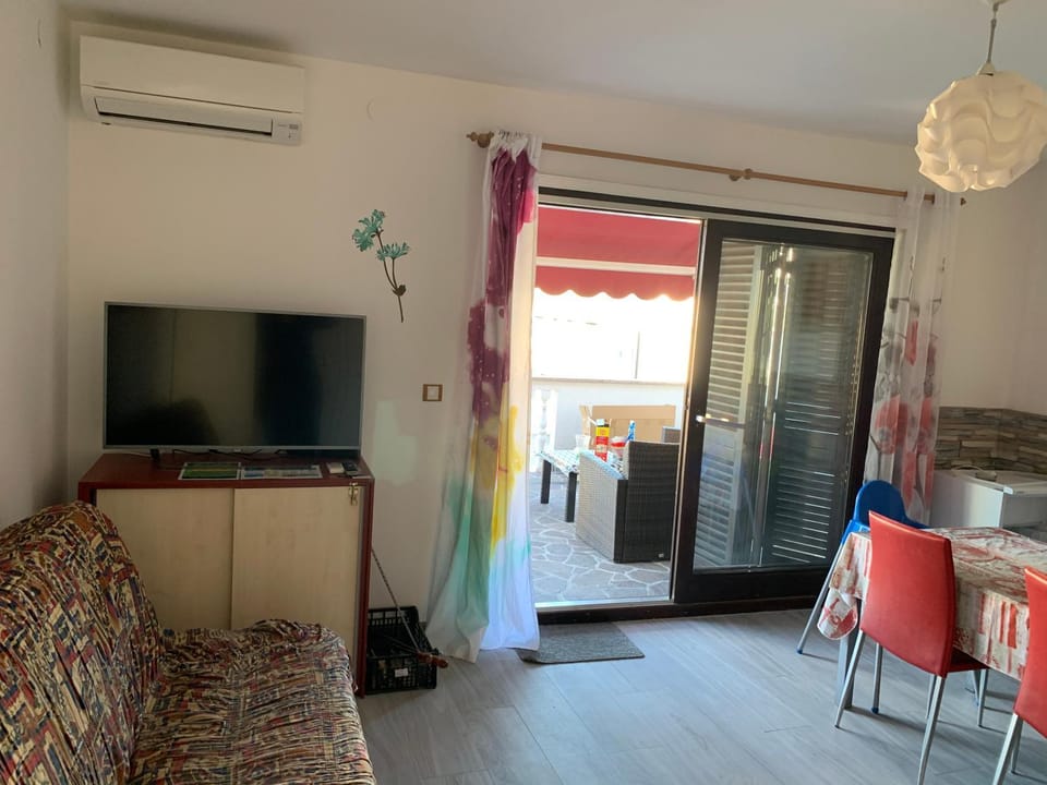 TV and multimedia, Balcony/Terrace, Living room, Seating area, On site