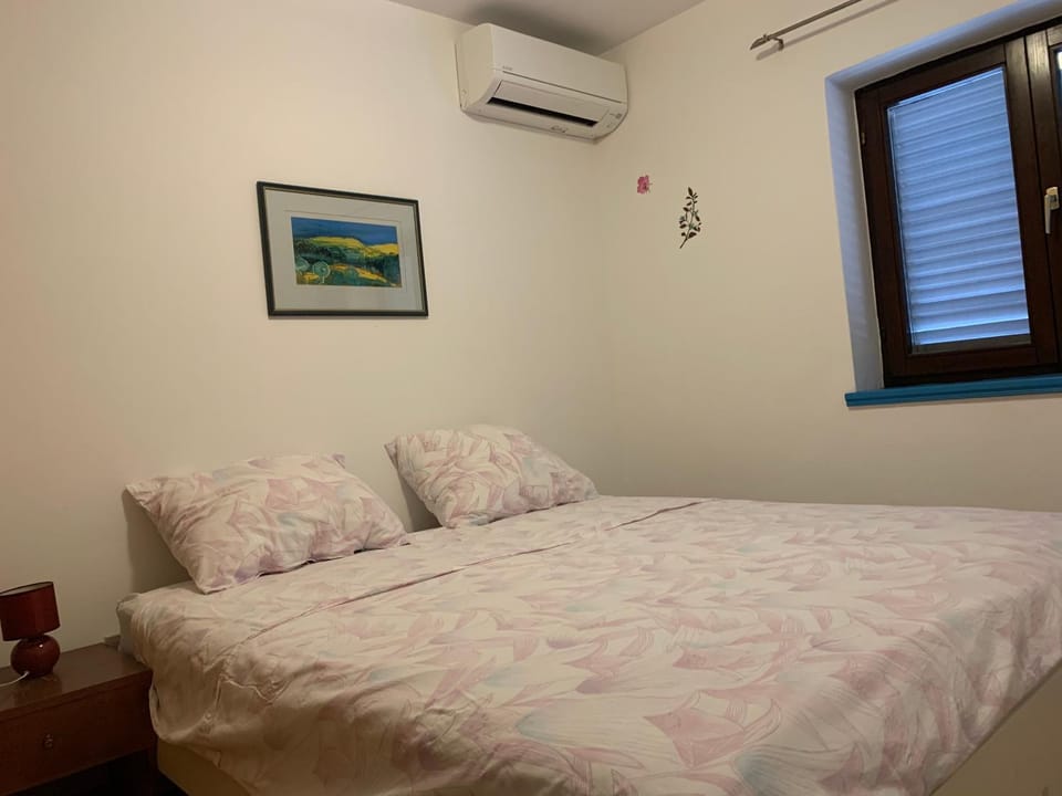 Bed, Bedroom, On site