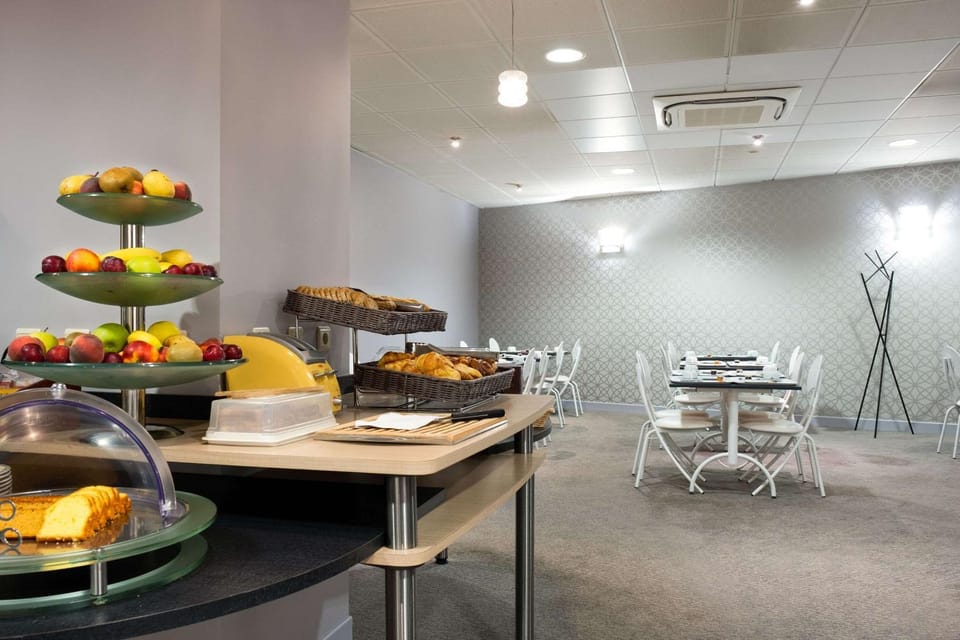 Restaurant/places to eat, On site, Breakfast, Buffet breakfast