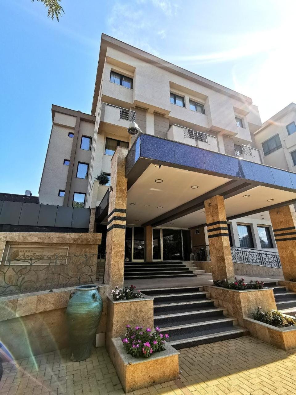 Facade/entrance, Balcony/Terrace