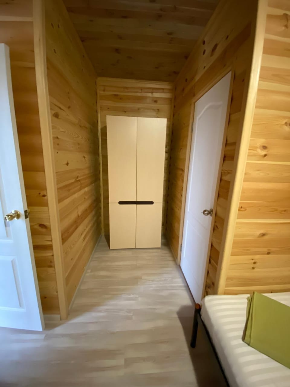 Photo of the whole room, wardrobe