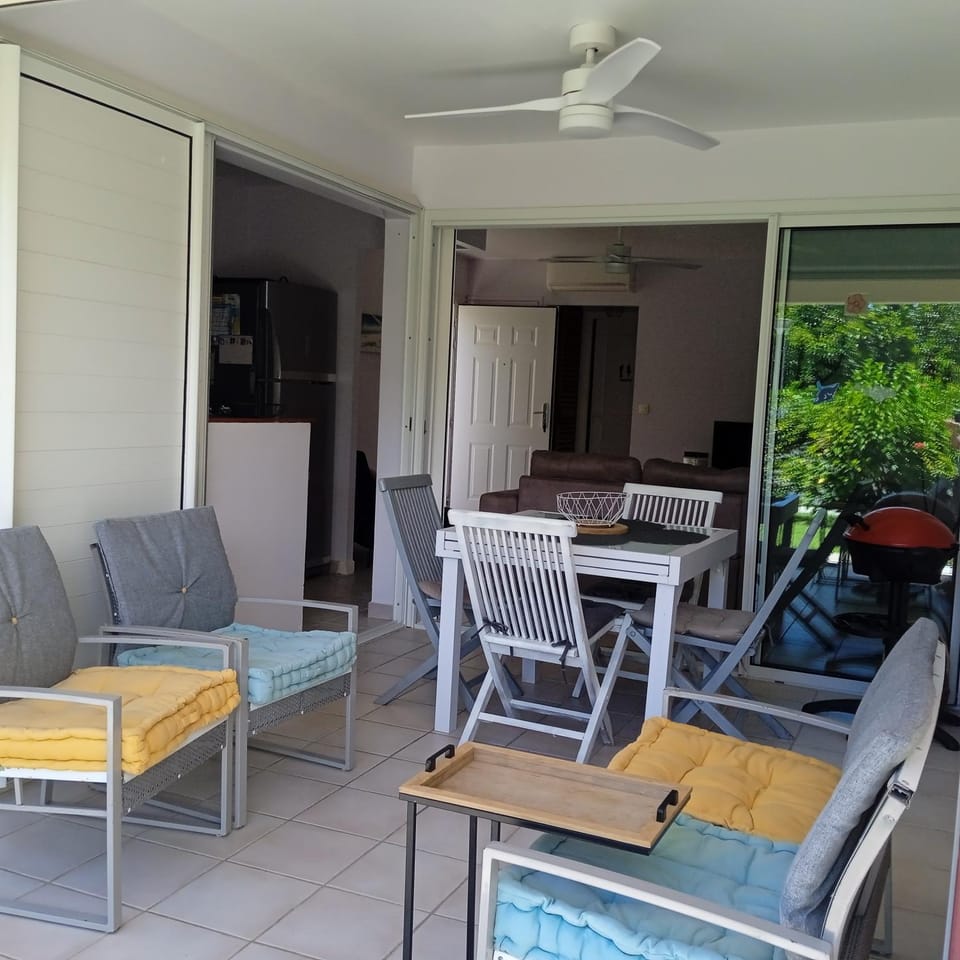 Patio, Dining area