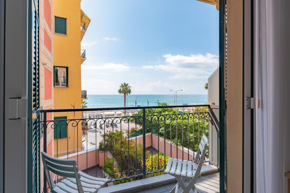 View (from property/room), Balcony/Terrace, Sea view