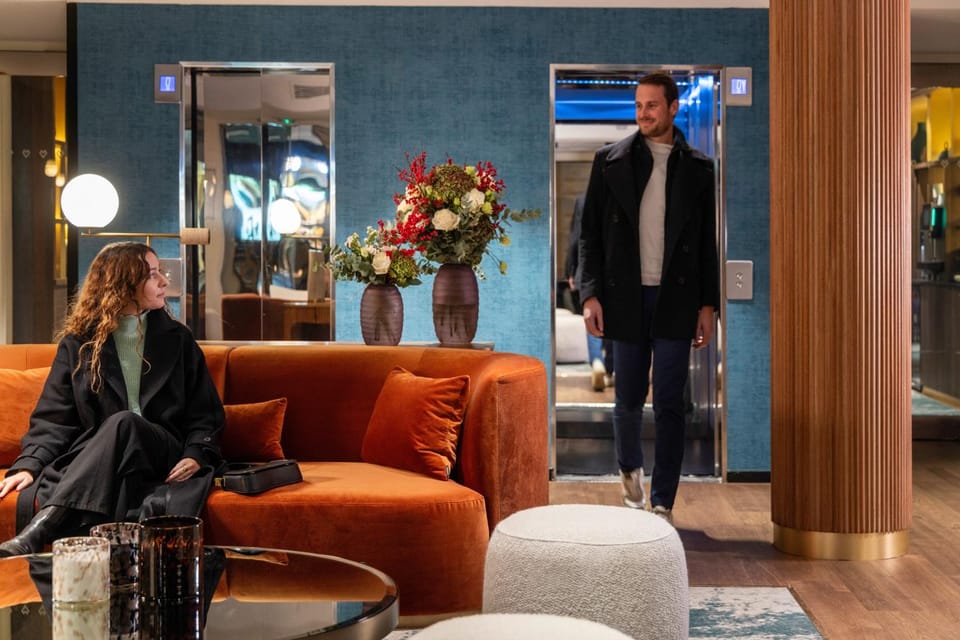 Staff, People, Lobby or reception, Seating area, group of guests