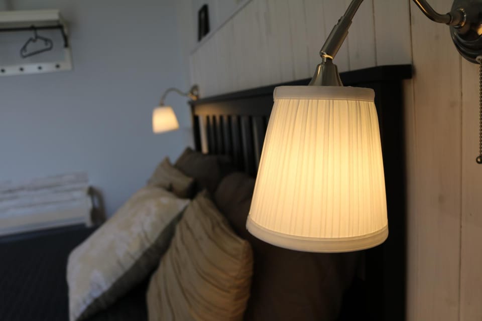 Bed, Other, Photo of the whole room, Decorative detail, Decorative detail, Bedroom