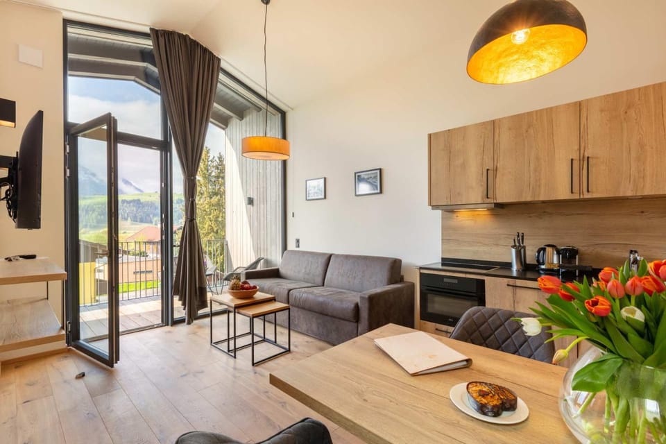 Kitchen or kitchenette, Living room, Seating area, Dining area