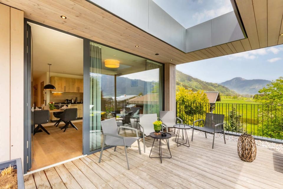 Balcony/Terrace, Mountain view