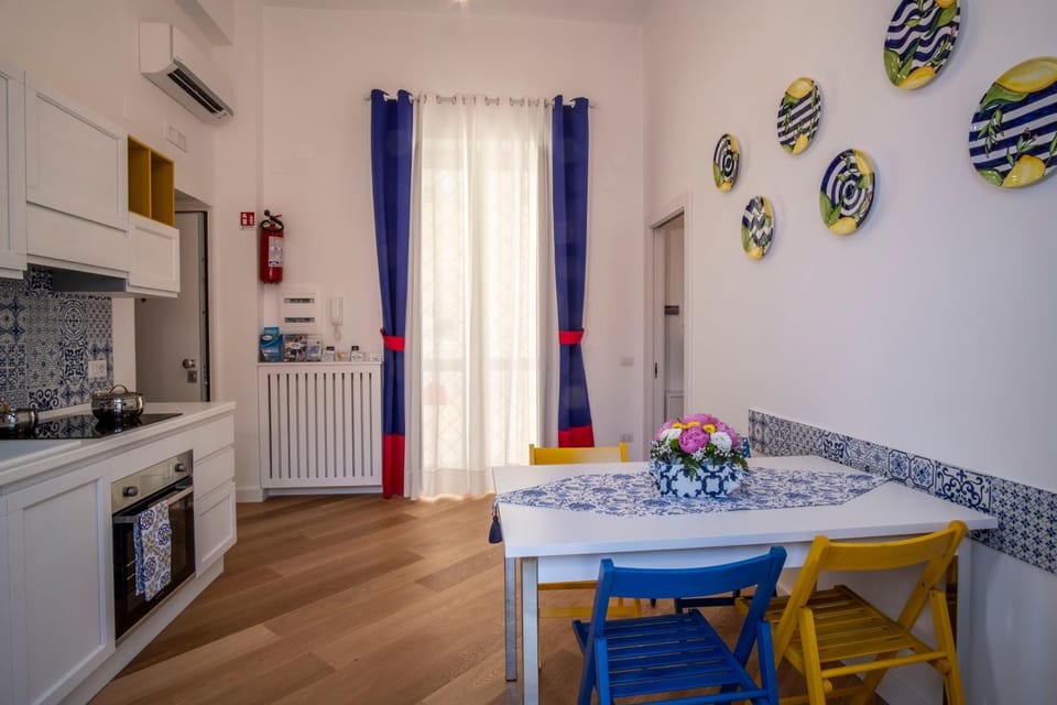 Kitchen or kitchenette, Living room, Dining area, pet friendly, stove