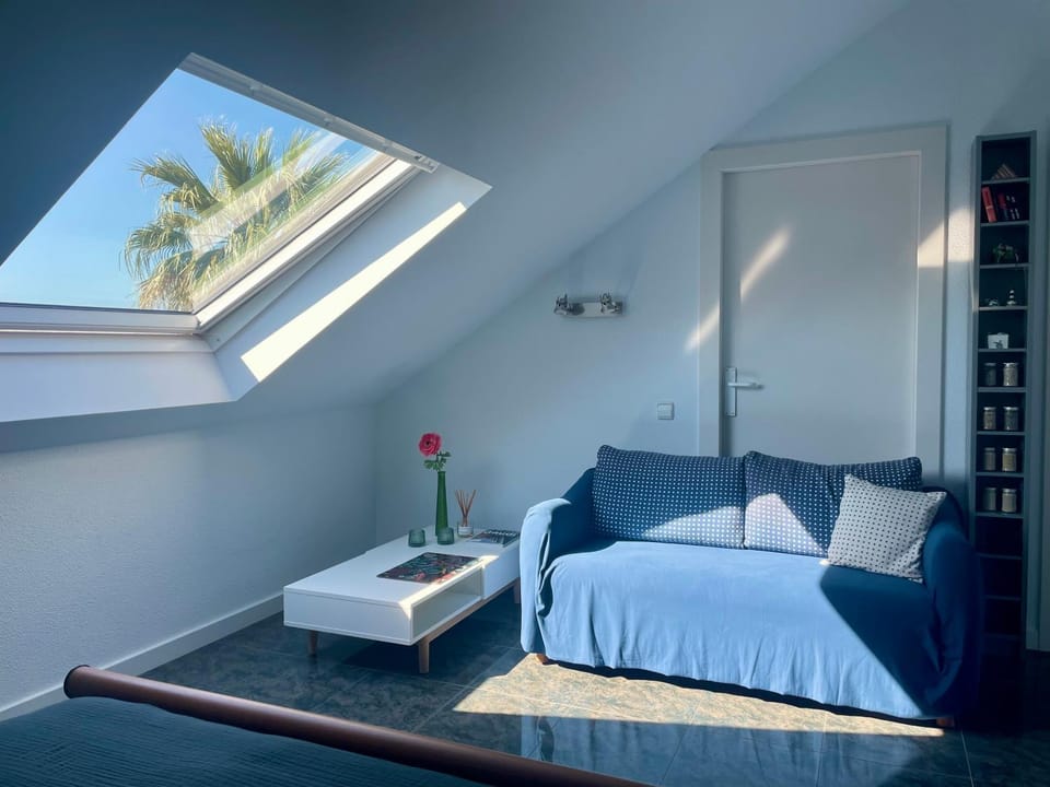 Palm Maresme - Suite with bathroom and terrasse with ocean views in a private villa Bed and Breakfast in Maresme