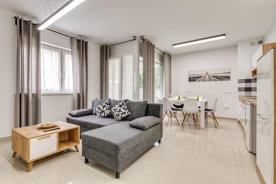 Living room, Seating area, Dining area, kitchen