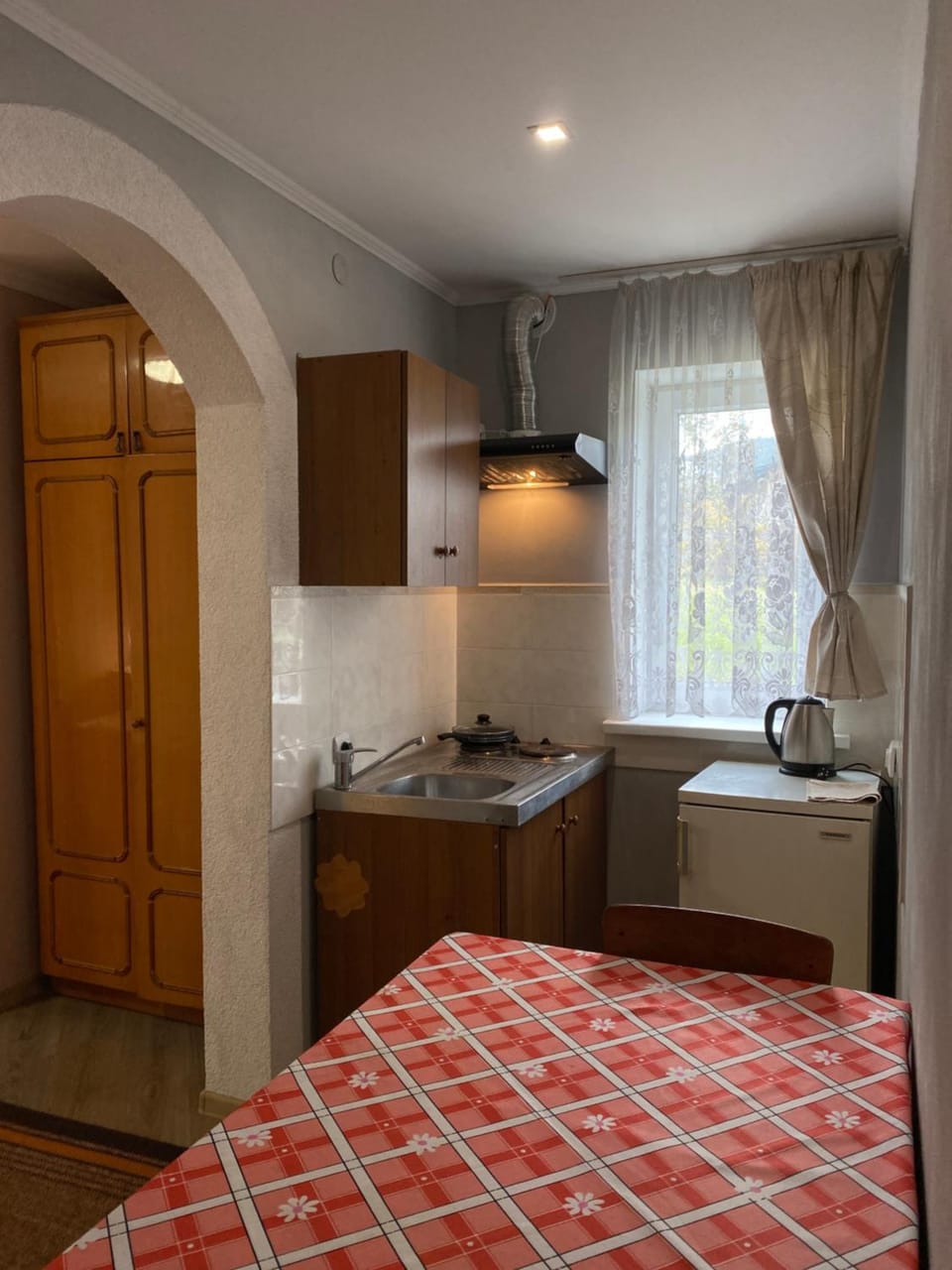 Kitchen or kitchenette, Dining area