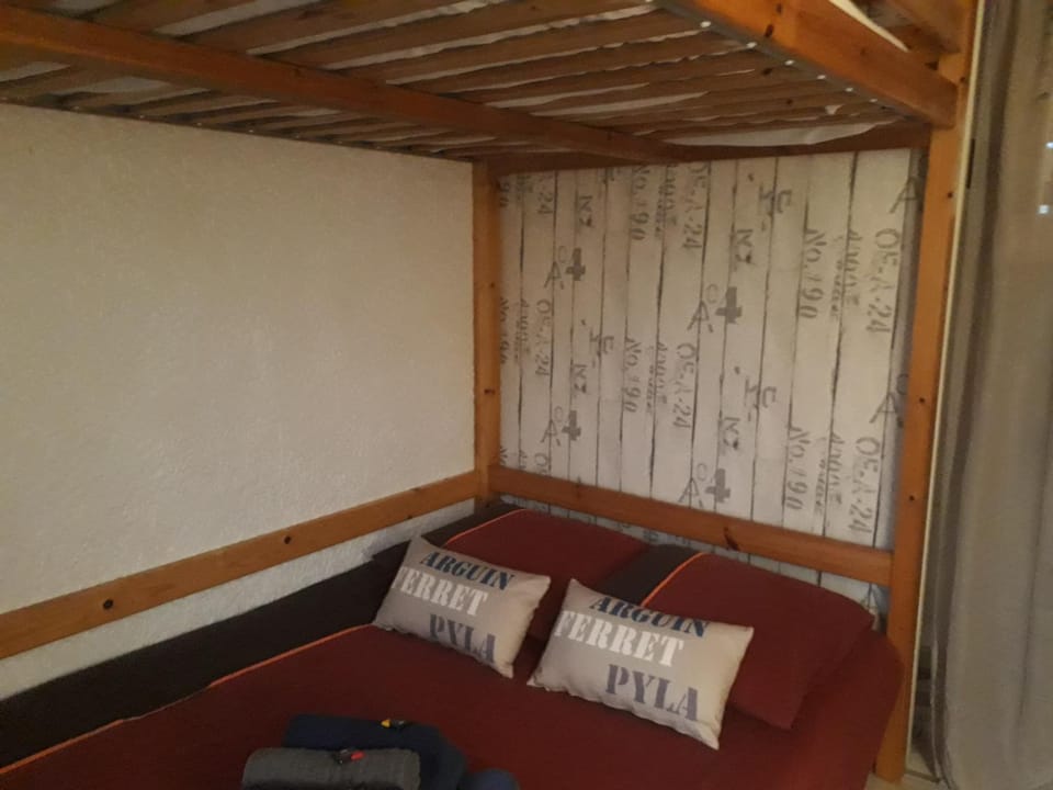 bunk bed
