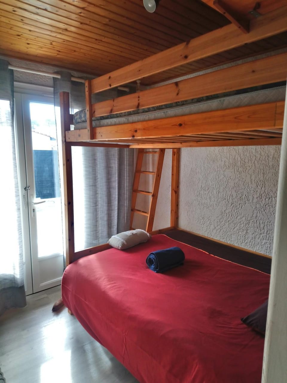 bunk bed