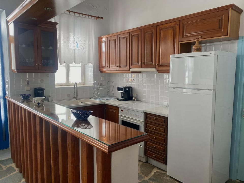Coffee/tea facilities, Kitchen or kitchenette, oven