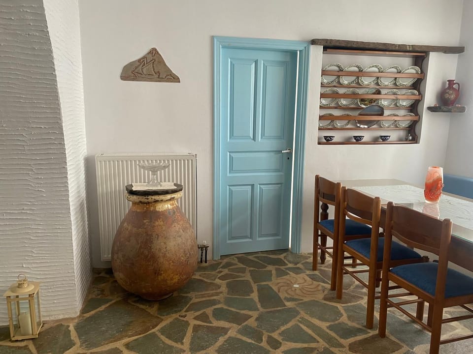 Traditional stone house - Tarabados Tinos Apartment in Decentralized Administration of the Aegean
