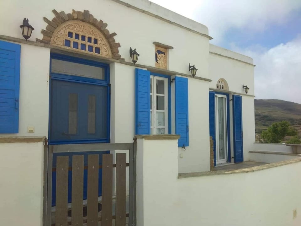 Property building, Day