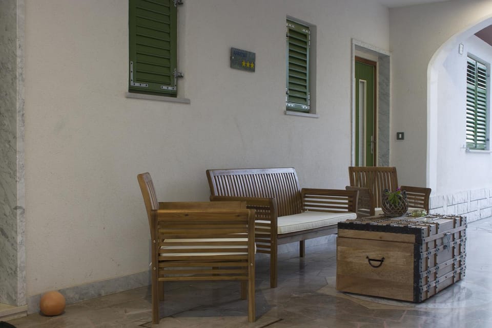 Seating area