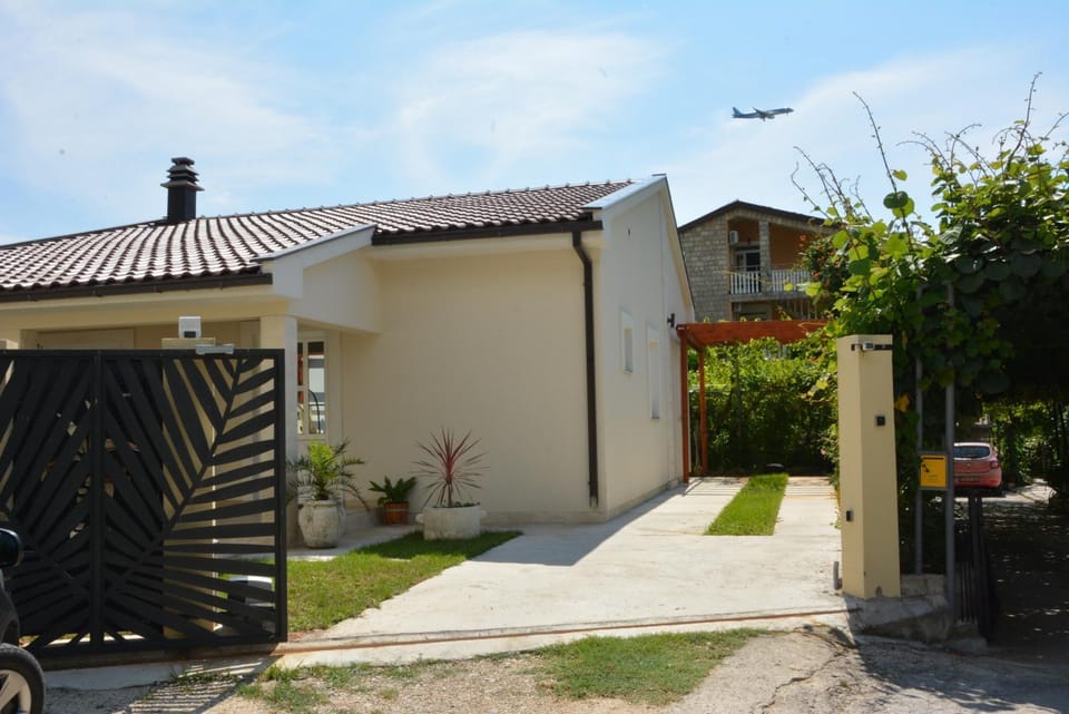 Vila Pelinovo Villa in Kotor Municipality