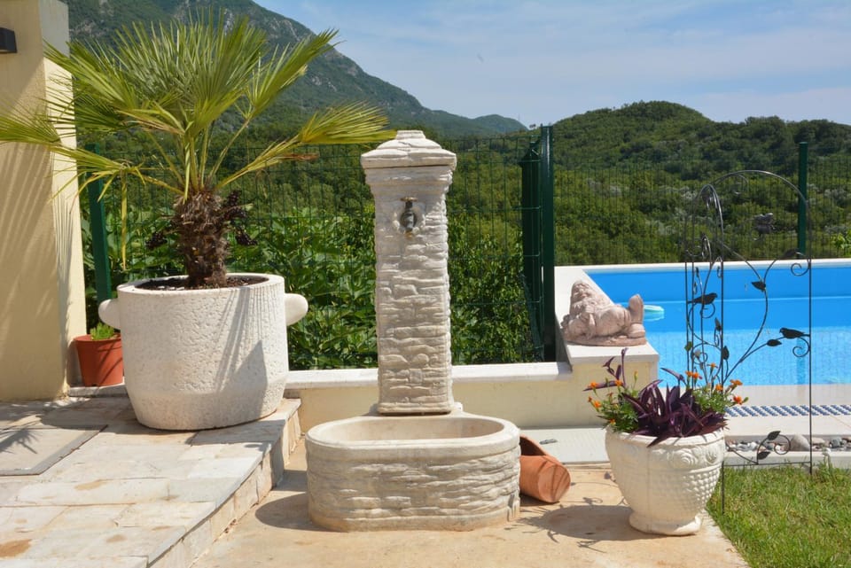 Vila Pelinovo Villa in Kotor Municipality