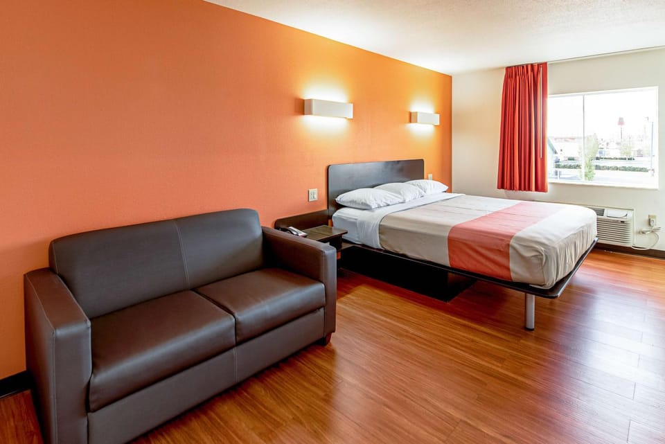 Photo of the whole room, On site