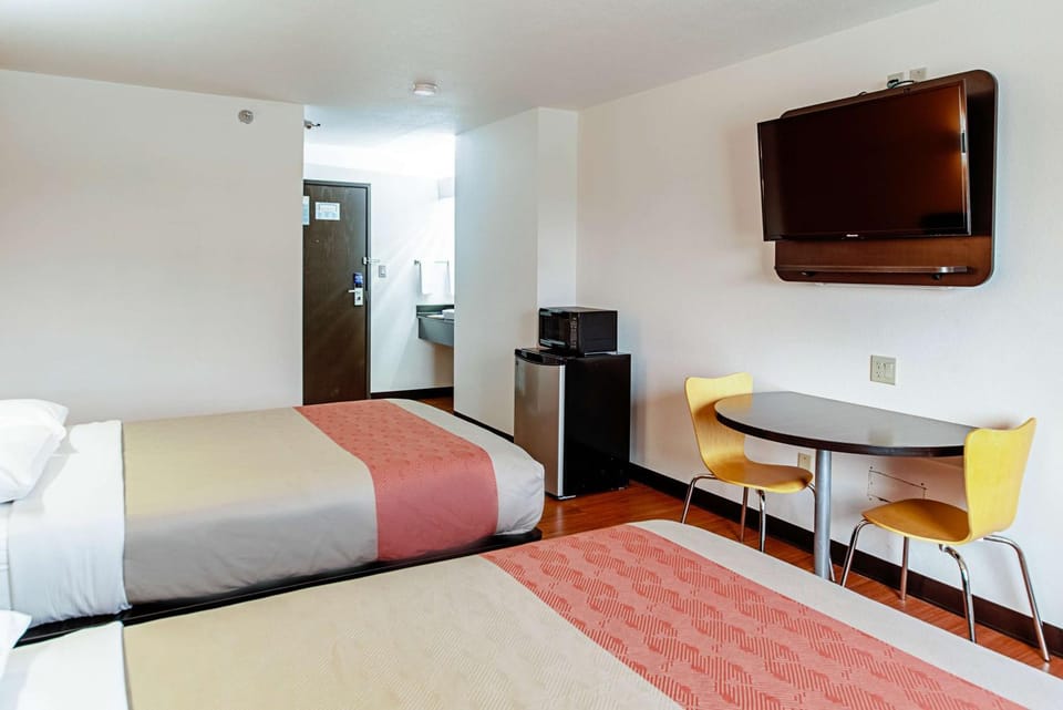 Photo of the whole room, On site