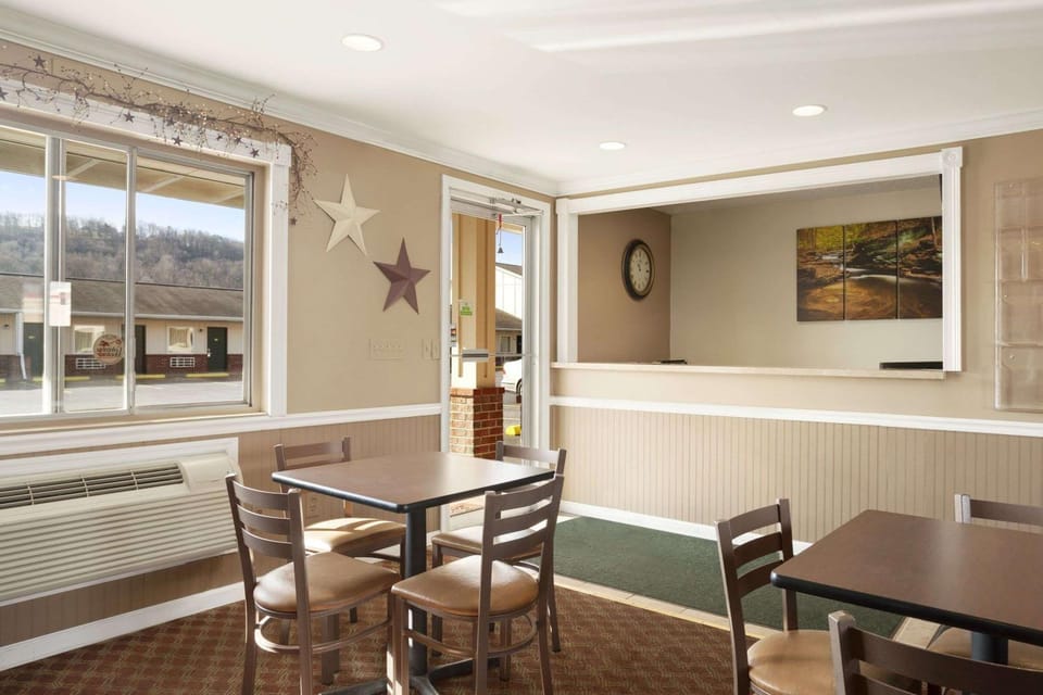 Lobby or reception, On site