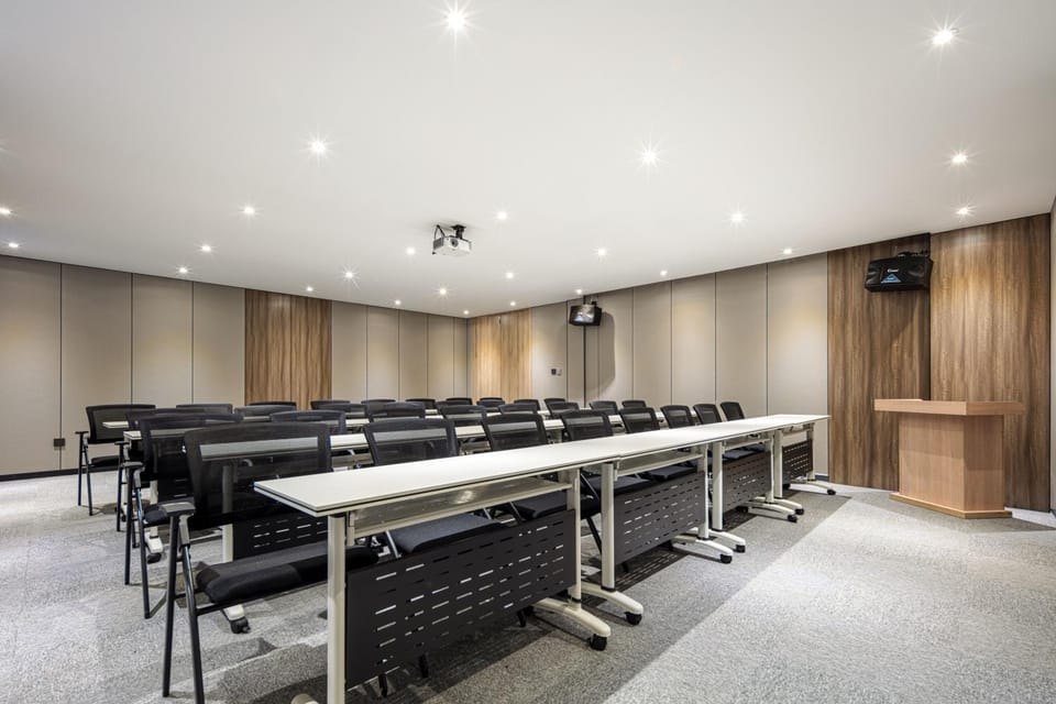 Meeting/conference room