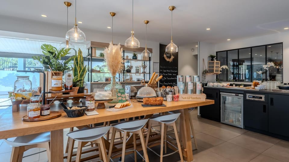 Coffee/tea facilities, Food and drinks, Food, Breakfast, Continental breakfast, Buffet breakfast